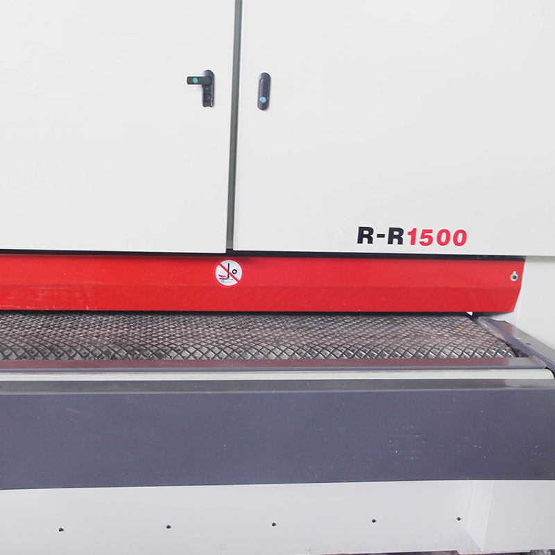 1500MM automatischer flacher Metallputzmaschinen PLC-Kern mit verstellbarem Gurt