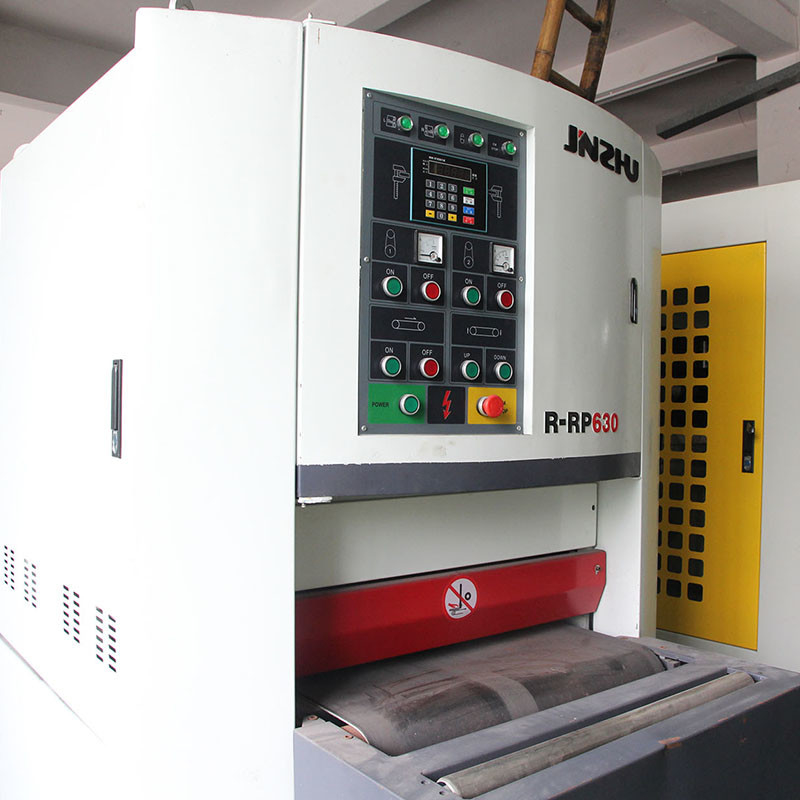 Elektrischer verstellbarer Gurt-versandende Maschine für Metall mit zwei Sandpapierschleifmaschine-De-Schläger-Burr Removal Edge Radiusing Wide-Gurt