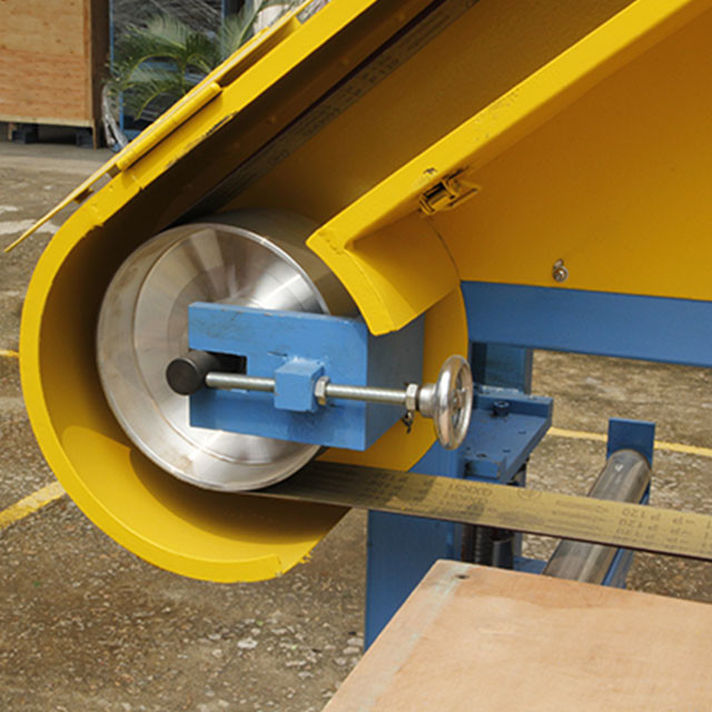 Arbeitsbank Langlebige Haarpoliermaschine Blechmetallmaschine Schleifgürtel Sandmaschine